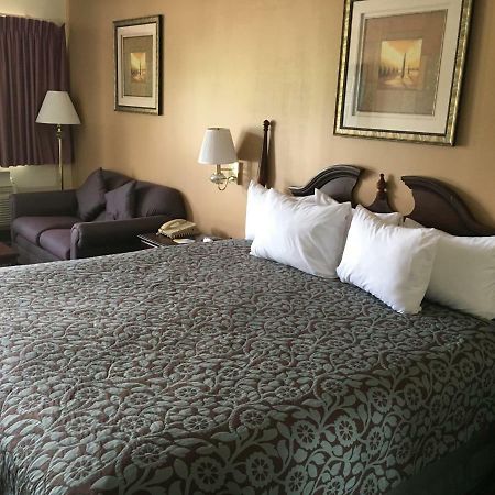 Days Inn By Wyndham Picayune Bagian luar foto