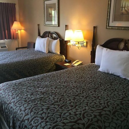 Days Inn By Wyndham Picayune Bagian luar foto