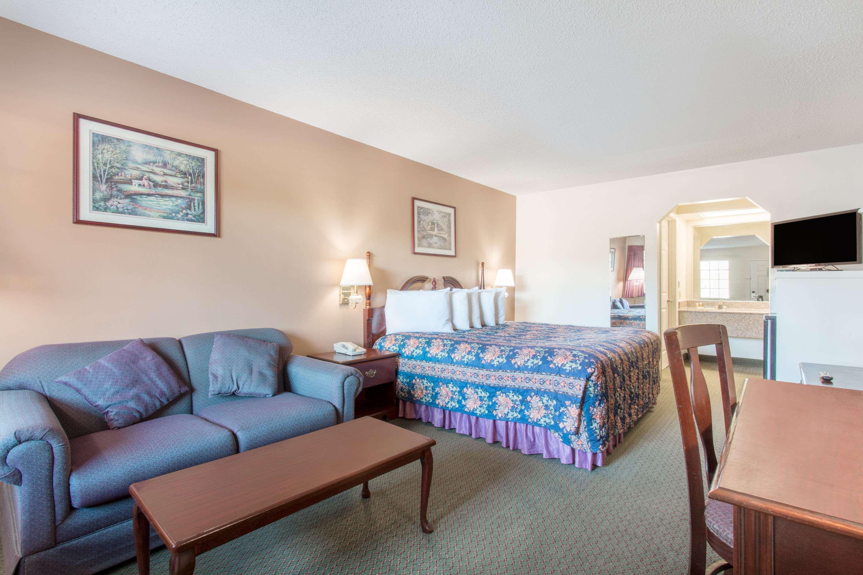 Days Inn By Wyndham Picayune Bagian luar foto