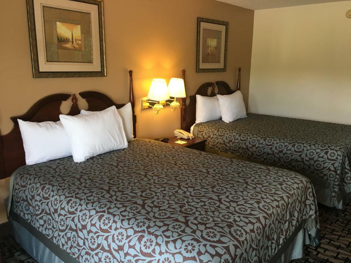 Days Inn By Wyndham Picayune Bagian luar foto